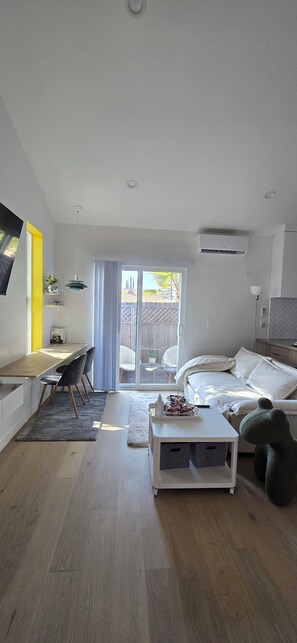 1 bedroom, desk, iron/ironing board, free WiFi