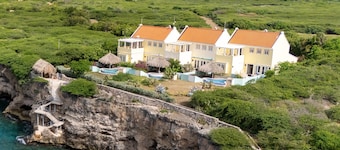 Villa Brisa - An Oceanfront GEM!