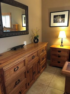 Interior - Beautifully furnished private Pet Friendly place with private fenced yard (Prescott)