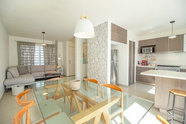 Deluxe House, Patio, Courtyard View | Dining room