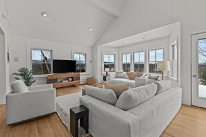 Smart TV - Mountain View Escape - 4BR home w/Stunning Vistas! (Stowe)