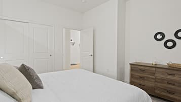 1 slaapkamer, een bureau, een strijkplank/strijkijzer, gratis wifi