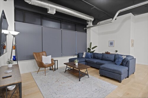 Spacious City Apartment - 1BR