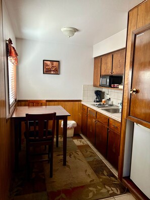 Dining - Northwoods (#6) Cabin in the Pines (Pinetop-Lakeside)