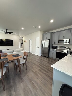 Interior - 3Bed NEW Home In Tampa Near Hotspots, Airport, Downtown, Ybor, Stadium & More (Tampa)