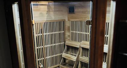 Charming townhome w.sauna in Ellicottville - walk or shuttle to Holiday Valley