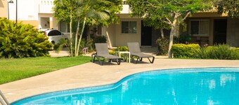 Tropical Getaway in Flamingos near Beach