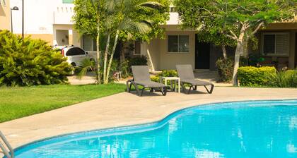 Tropical Getaway in Flamingos near Beach
