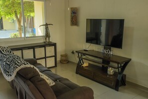 Maison Familiale, patio | Coin séjour