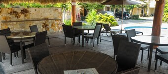 Tropical Getaway in Flamingos near Beach