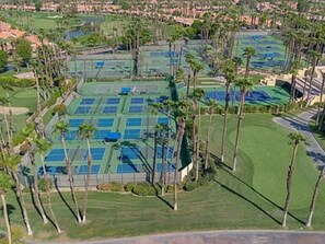 Sport court - Your Palm Desert Vacation Getaway at the Palm Valley Country Club is calling! (Palm Desert)