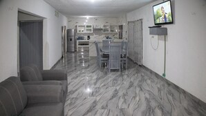 Luxury House, Pool View | Living area - Villa Alfredo (Veracruz)