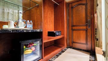 Iron/ironing board, free WiFi