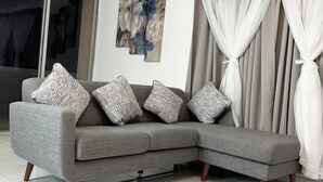Smart TV, stereo - “Serenity By The Sea”
Cozy spaces, tropical vibes in Ocho Rios, Jamaica. (Ocho Rios)