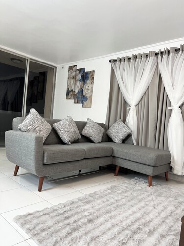 “Serenity By The Sea”
Cozy spaces, tropical vibes in Ocho Rios, Jamaica.