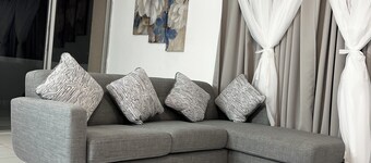 “Serenity By The Sea”
Cozy spaces, tropical vibes in Ocho Rios, Jamaica.