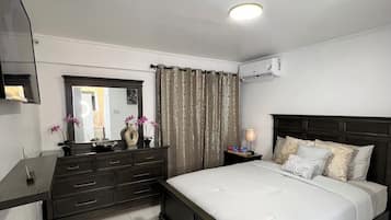 2 bedrooms, in-room safe, iron/ironing board, free WiFi