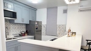 Coffee/tea maker, fridge, microwave, oven - “Serenity By The Sea”
Cozy spaces, tropical vibes in Ocho Rios, Jamaica. (Ocho Rios)