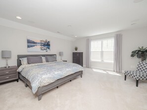4 bedrooms, desk, iron/ironing board, WiFi