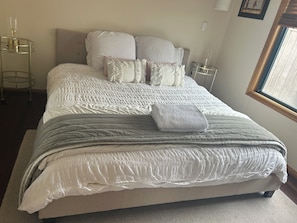 3 makuuhuonetta, silitysrauta/-lauta, Wi-Fi, vuodevaatteet