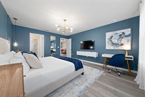 5 室のベッドルーム、デスク、アイロン / アイロン台、旅行用ベビーベッド