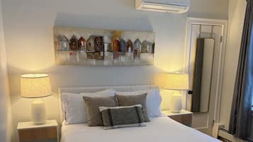 3 bedrooms, desk, iron/ironing board, travel crib