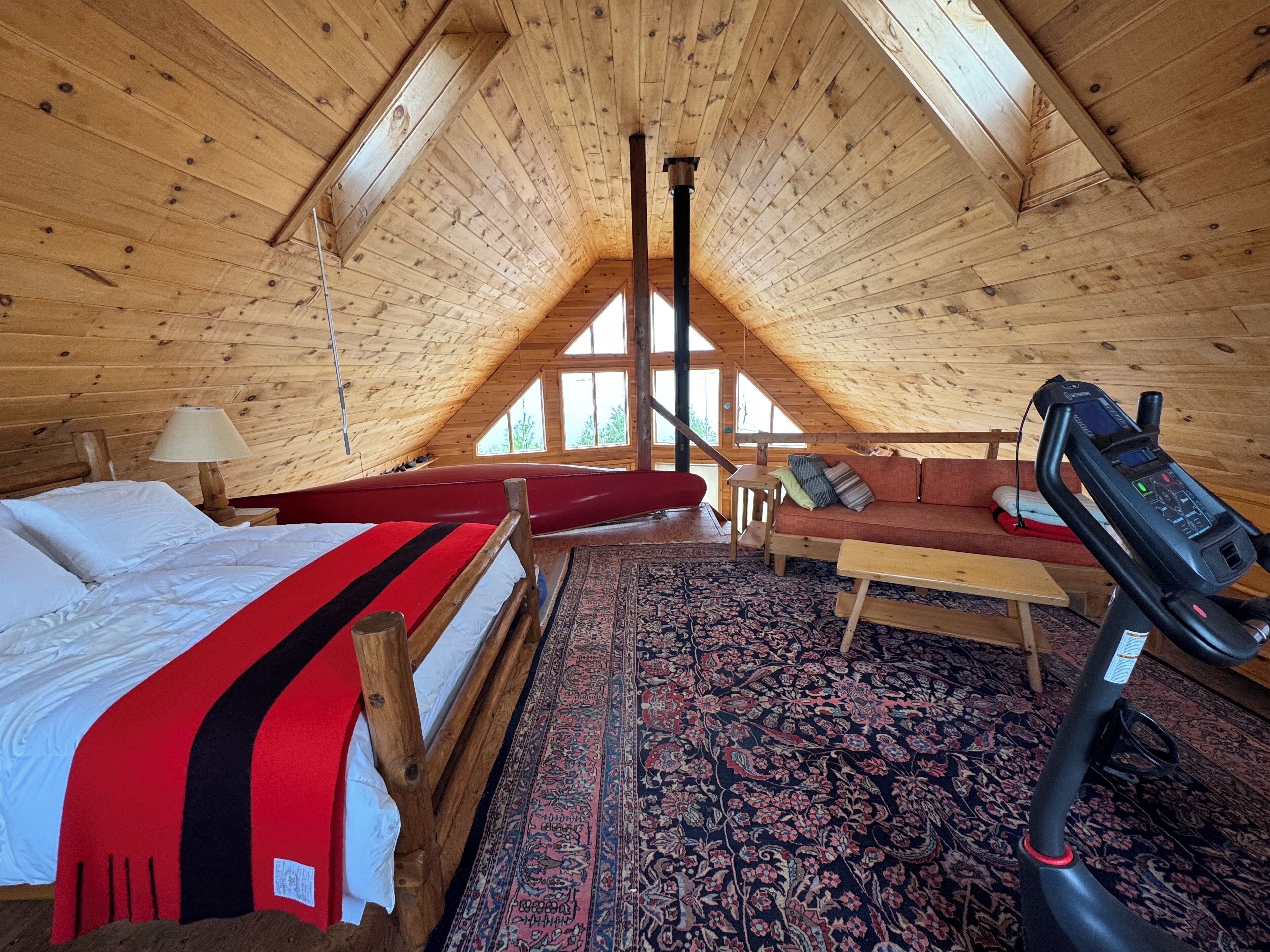 4 bedrooms, desk, free WiFi, bed sheets