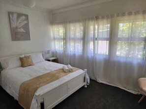 3 chambres, fer et planche à repasser, Wi-Fi gratuit, draps fournis