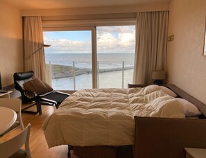 Apartemen Mewah, 2 kamar tidur | 15 kamar tidur dan setrika/meja setrika