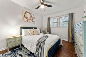 3 chambres, coffre-fort, bureau, fer et planche à repasser