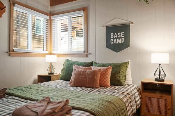 2 bedrooms, WiFi, bed sheets