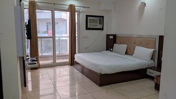 Luxury Double Room, City View | Free WiFi, bed sheets