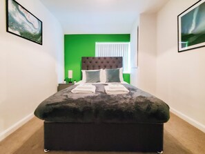 3 bedrooms, iron/ironing board, WiFi, bed sheets