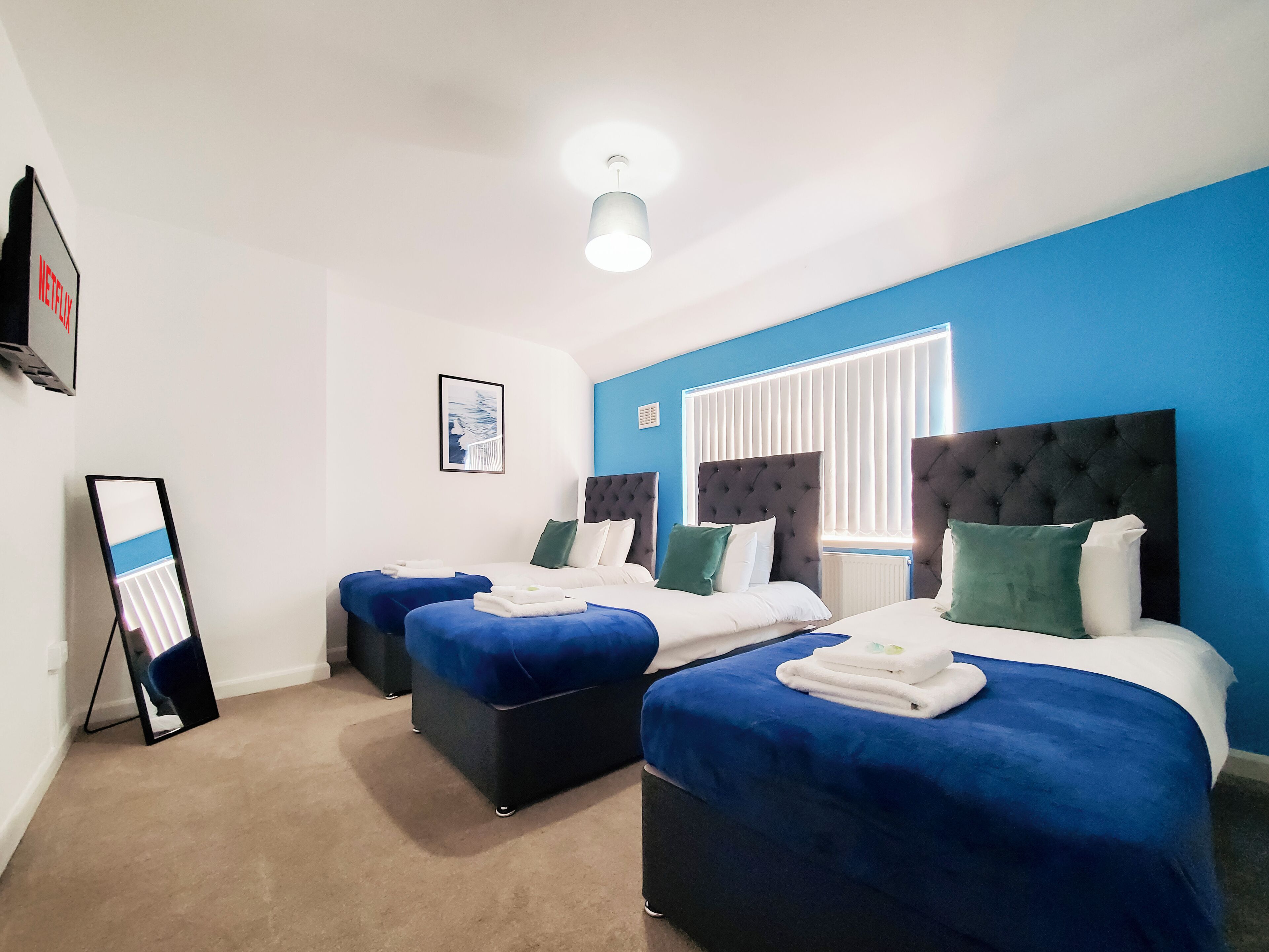 3 bedrooms, iron/ironing board, WiFi, bed sheets