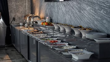 Free daily buffet breakfast