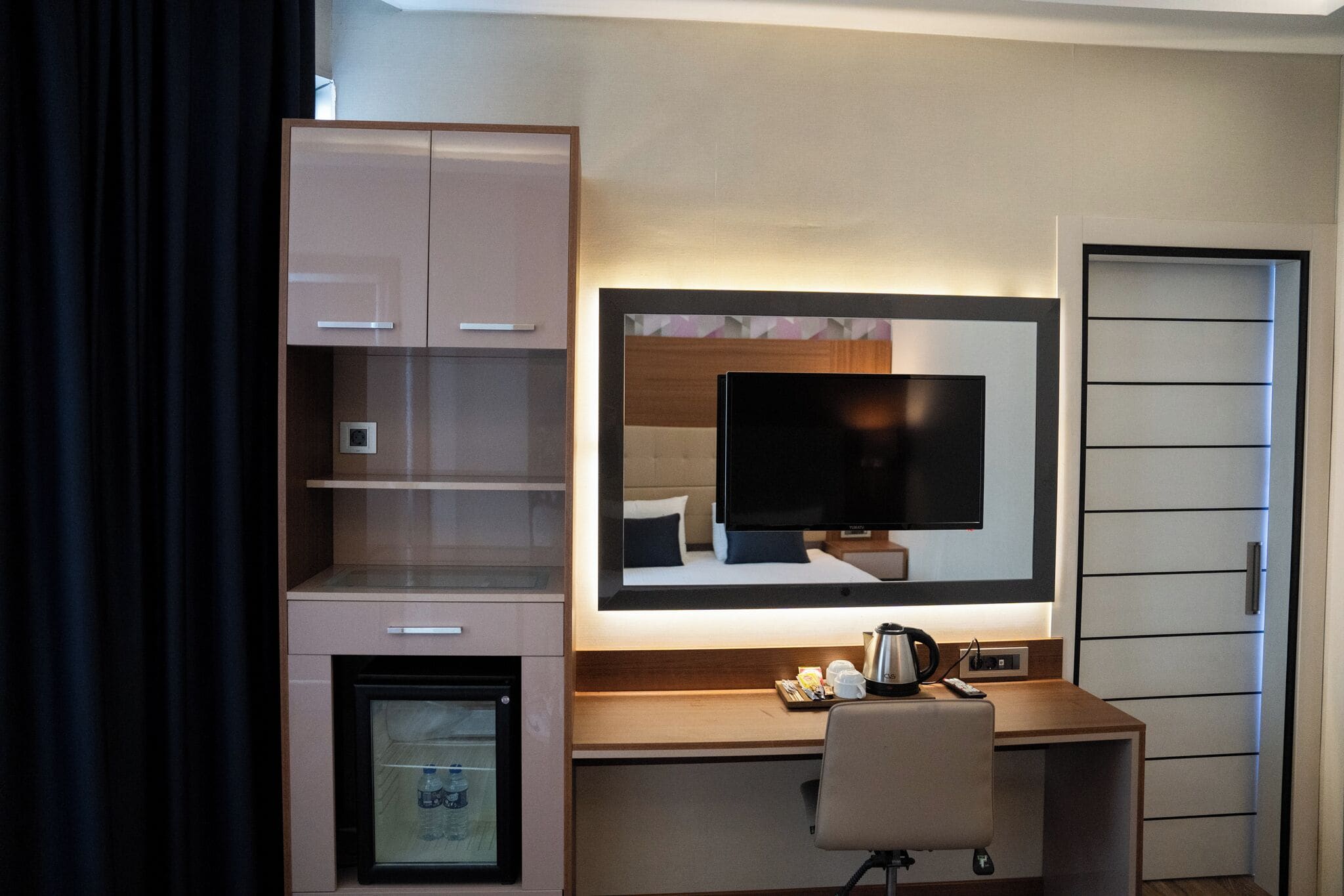 Classic-Zimmer, Stadtblick | Hochwertige Bettwaren, Minibar, Zimmersafe, Schreibtisch
