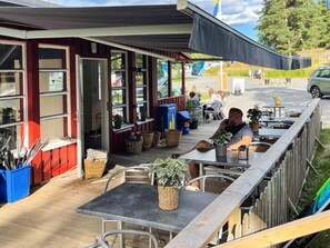 House | Outdoor dining - 2 Person Holiday Park Home in Vaxholm (Vaxholm)