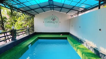 Kolam renang outdoor