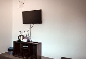 舒适双人房, 山景 | 客房内用餐