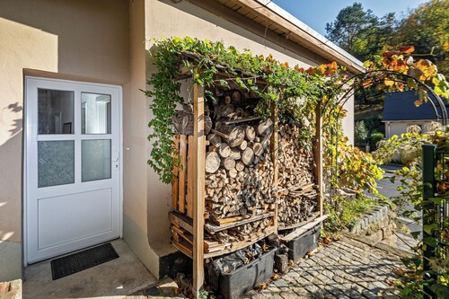 Luxurios Limestone Mansion - 320 qm - 7 Rooms in charming Dresden with WiFi