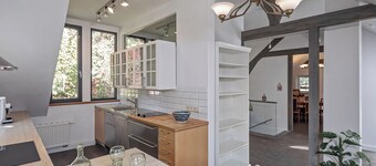 Luxurios Limestone Mansion - 320 qm - 7 Rooms in charming Dresden with WiFi