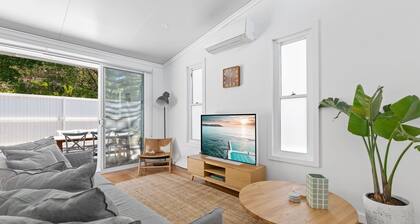 Relaxing 2-Bed Home Close to Beaches and Parks