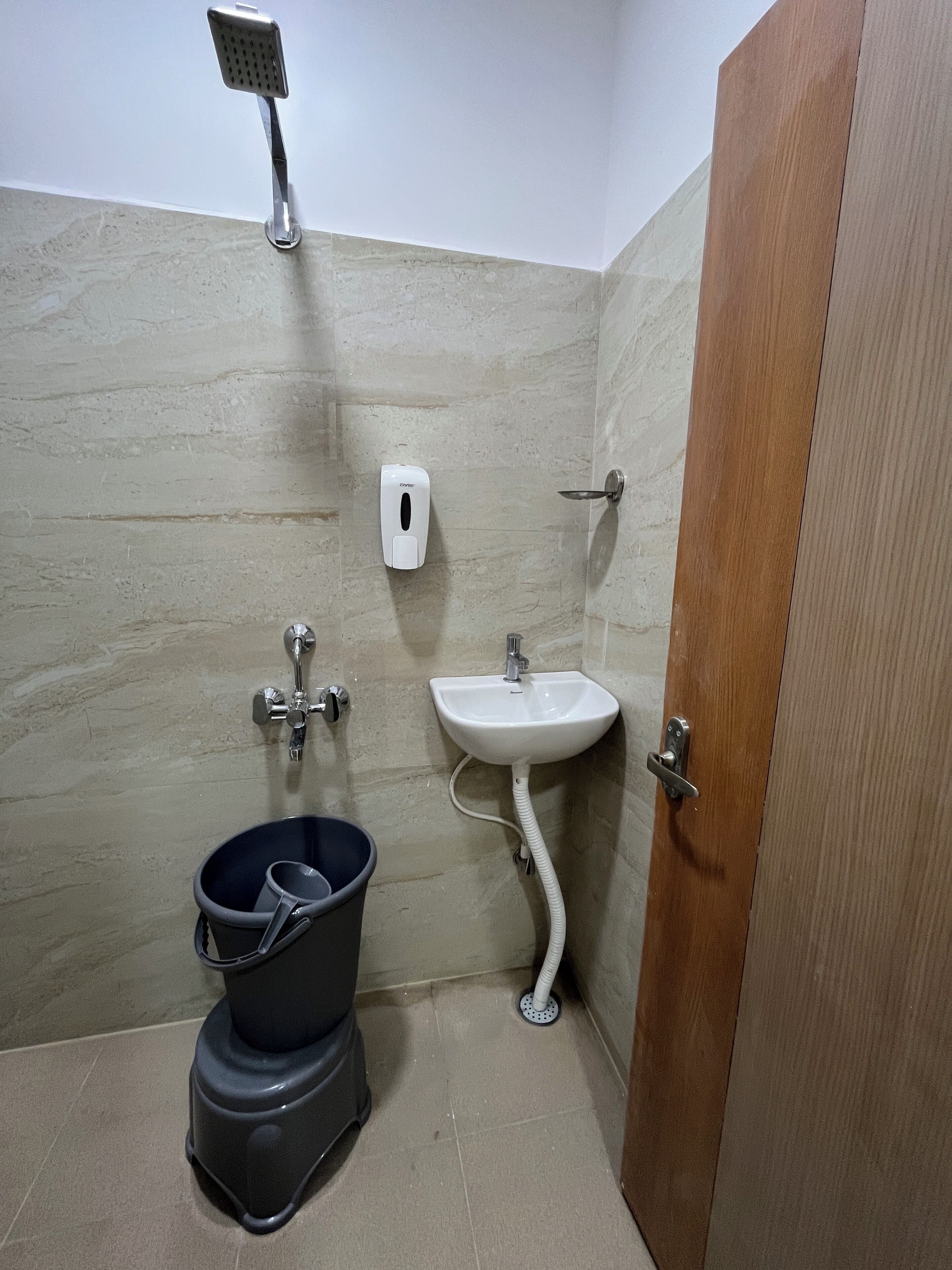 Family Quadruple Room | Bathroom | Shower, towels