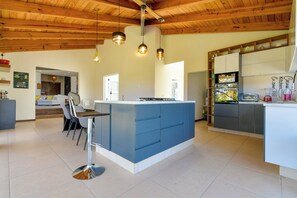 Family House, Garden View | Private kitchen