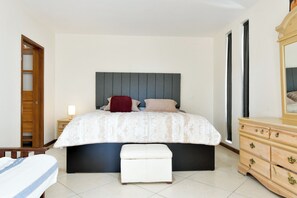 Family House, Garden View | 3 bedrooms, blackout curtains, iron/ironing board, free WiFi