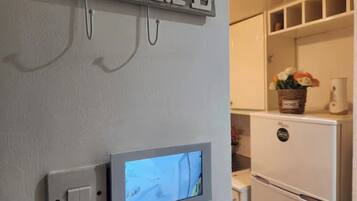 Studio, 1 Bedroom, Accessible | Interior