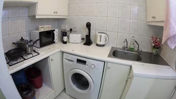 Studio, 1 Bedroom, Accessible | Interior