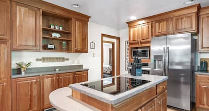 Serenity in the Suburbs: Your Gorgeous RVA Getaway