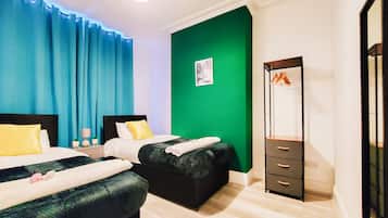 3 bedrooms, iron/ironing board, WiFi, bed sheets