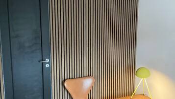 2 habitaciones, tabla de planchar con plancha, wifi y ropa de cama